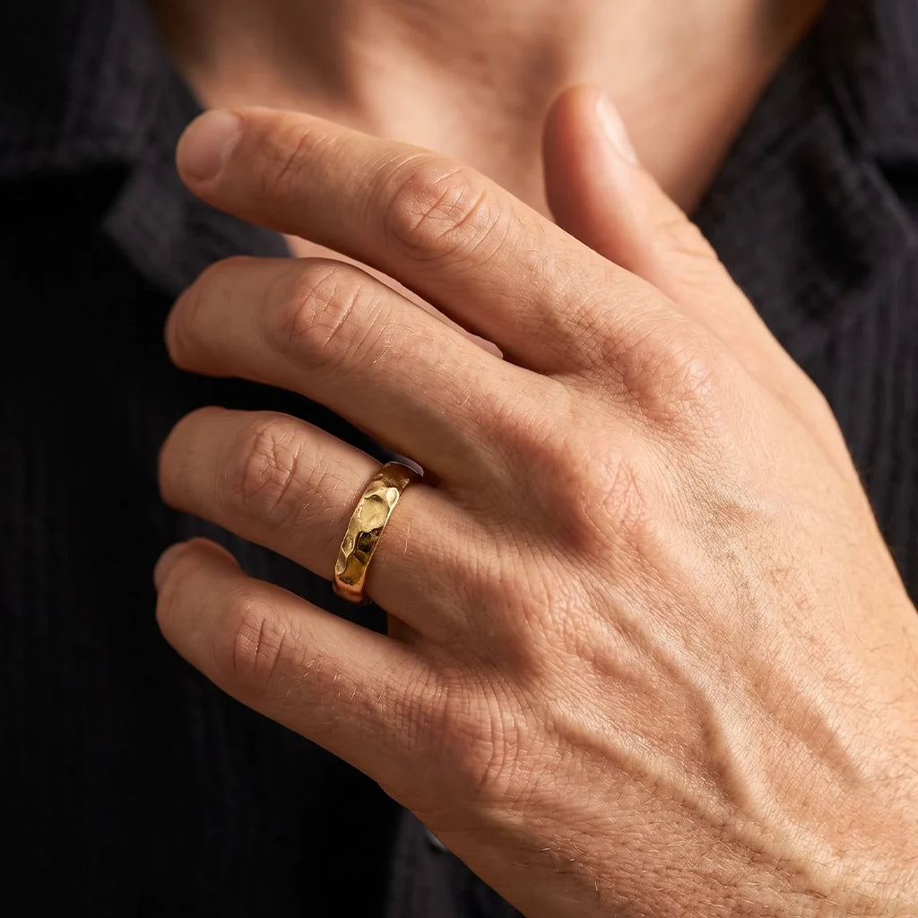 Liquid Flow | Unisex Wedding Band with Molten Texture