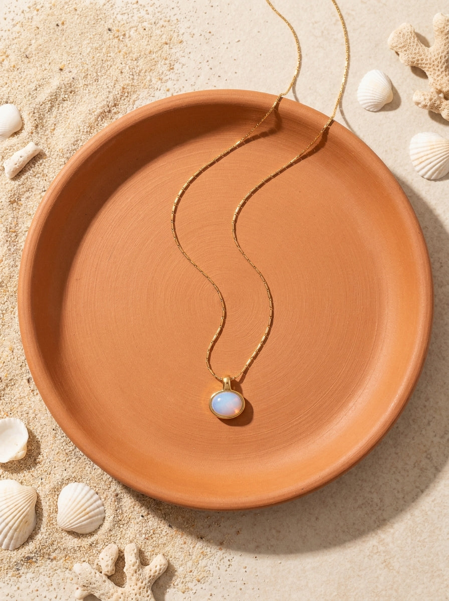 Collier Pendentif Opale | Pierre de Féminité Divine – Chaîne Fine Dorée - Univers aquatique