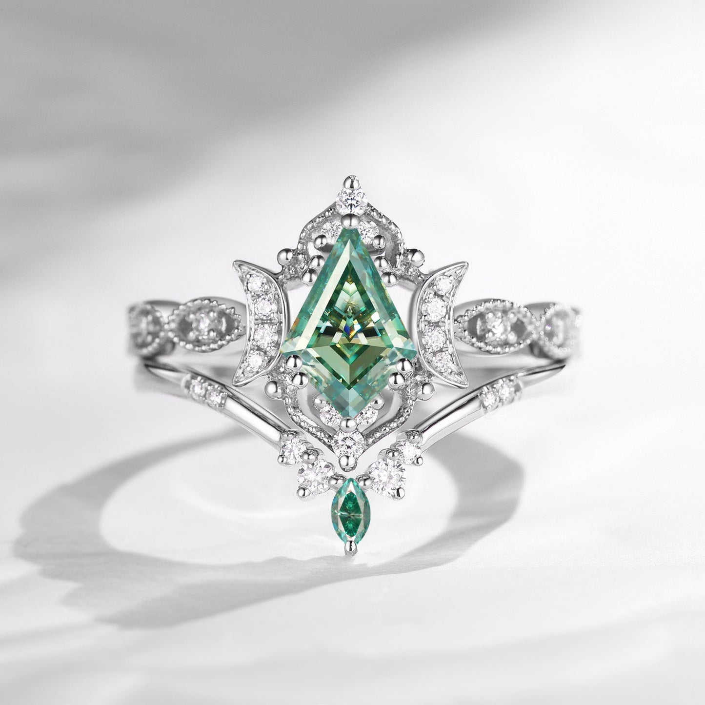 Crescent Moon | Kite Cut Unique Green Moissanite Engagement Ring Set 2pcs - Luna