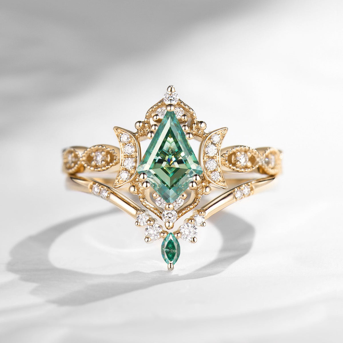 Crescent Moon | Kite Cut Unique Green Moissanite Engagement Ring Set 2pcs - Luna