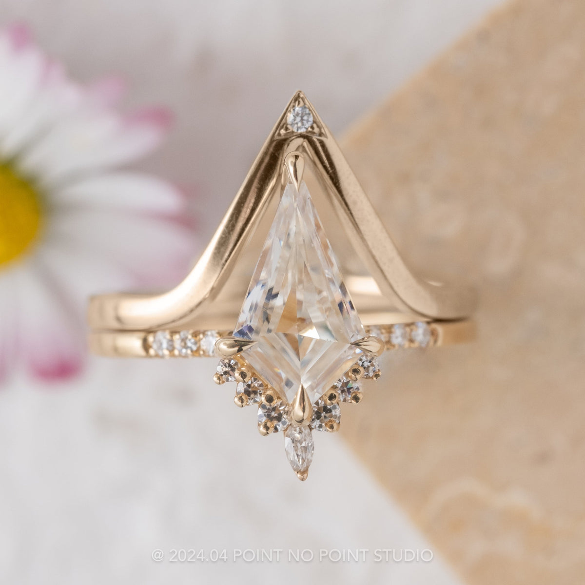 Kite Lab Diamond Engagement Ring, Avaline Setting