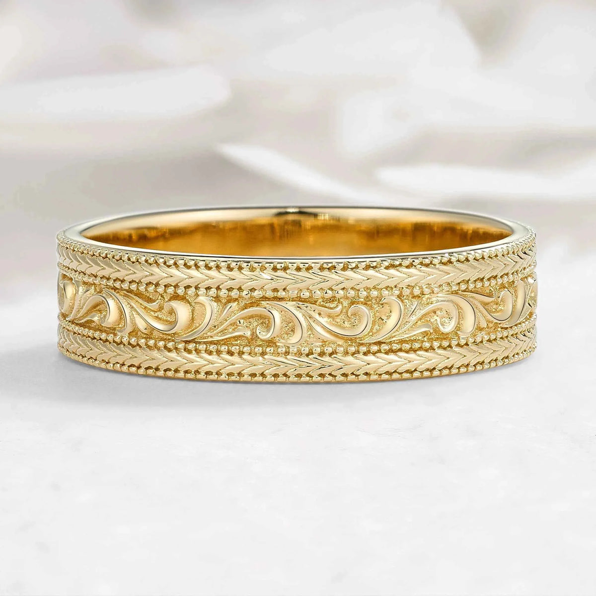 Vintage Scroll Engraved Men’s Wedding Band