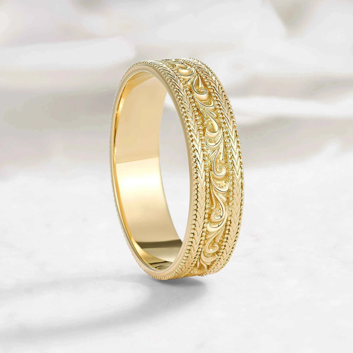 Vintage Scroll Engraved Men’s Wedding Band