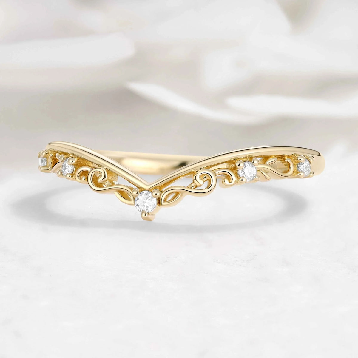 Melody Musical Note Moissanite Wedding Band
