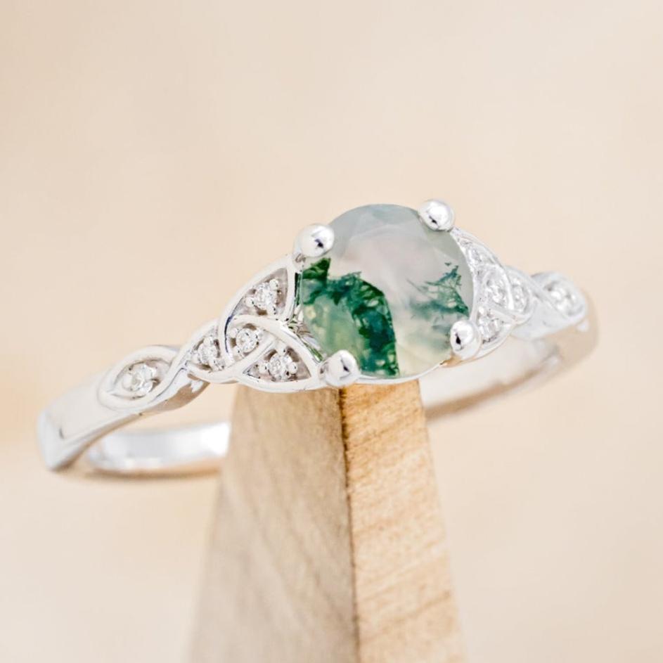 "Aife" - Round Cut Moss Agate Engagement Ring With Celtic Knot Filigree