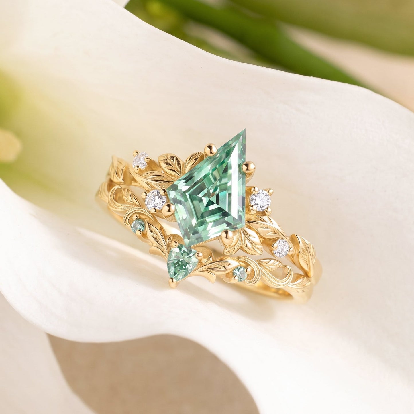 Luminous Reverie - Unique Kite Cut Green Moissanite Leaf Dainty Engagement Ring Set 2pcs - Poppy