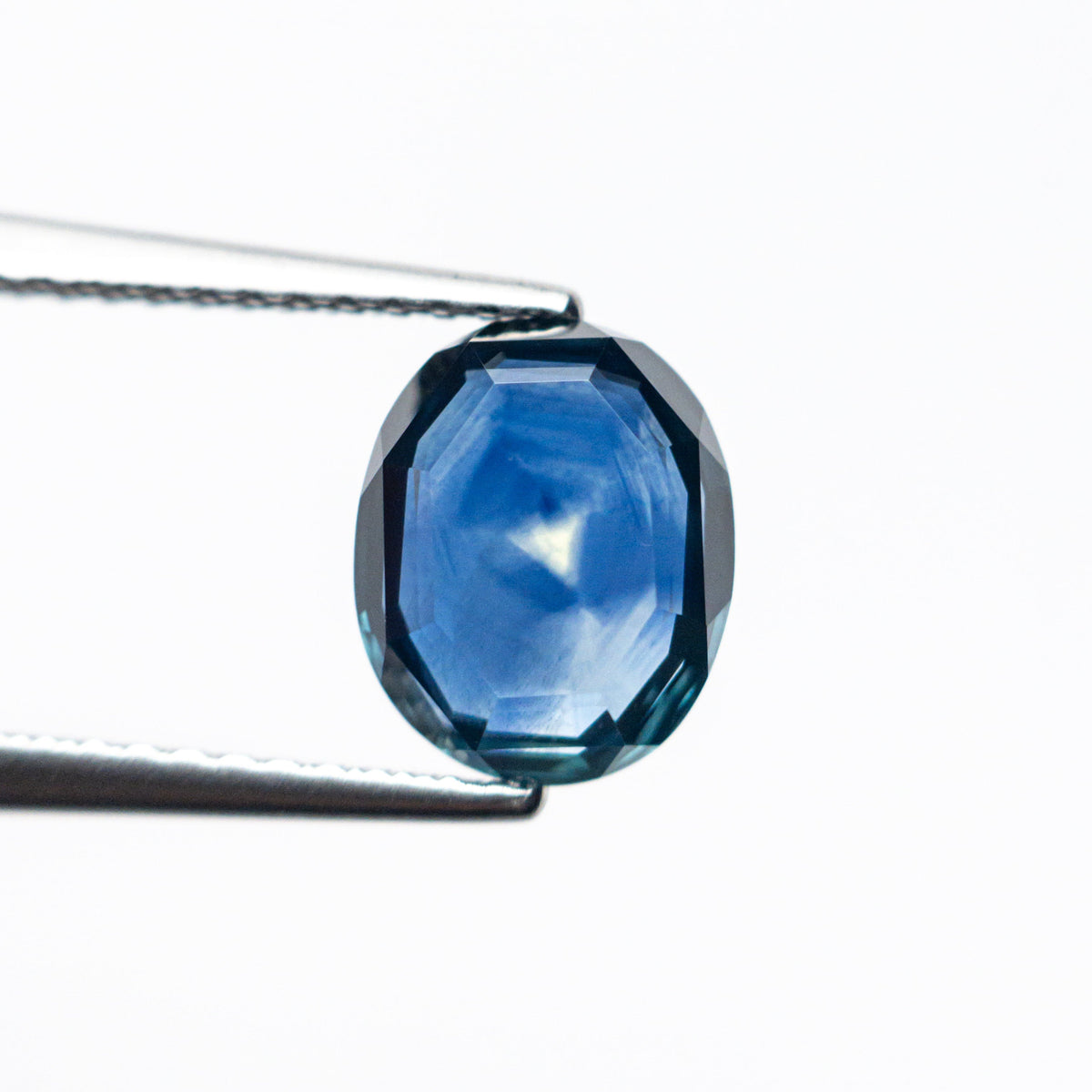 1.92ct 8.42x6.83x2.82mm Oval Portrait Cut Sapphire 24197-04