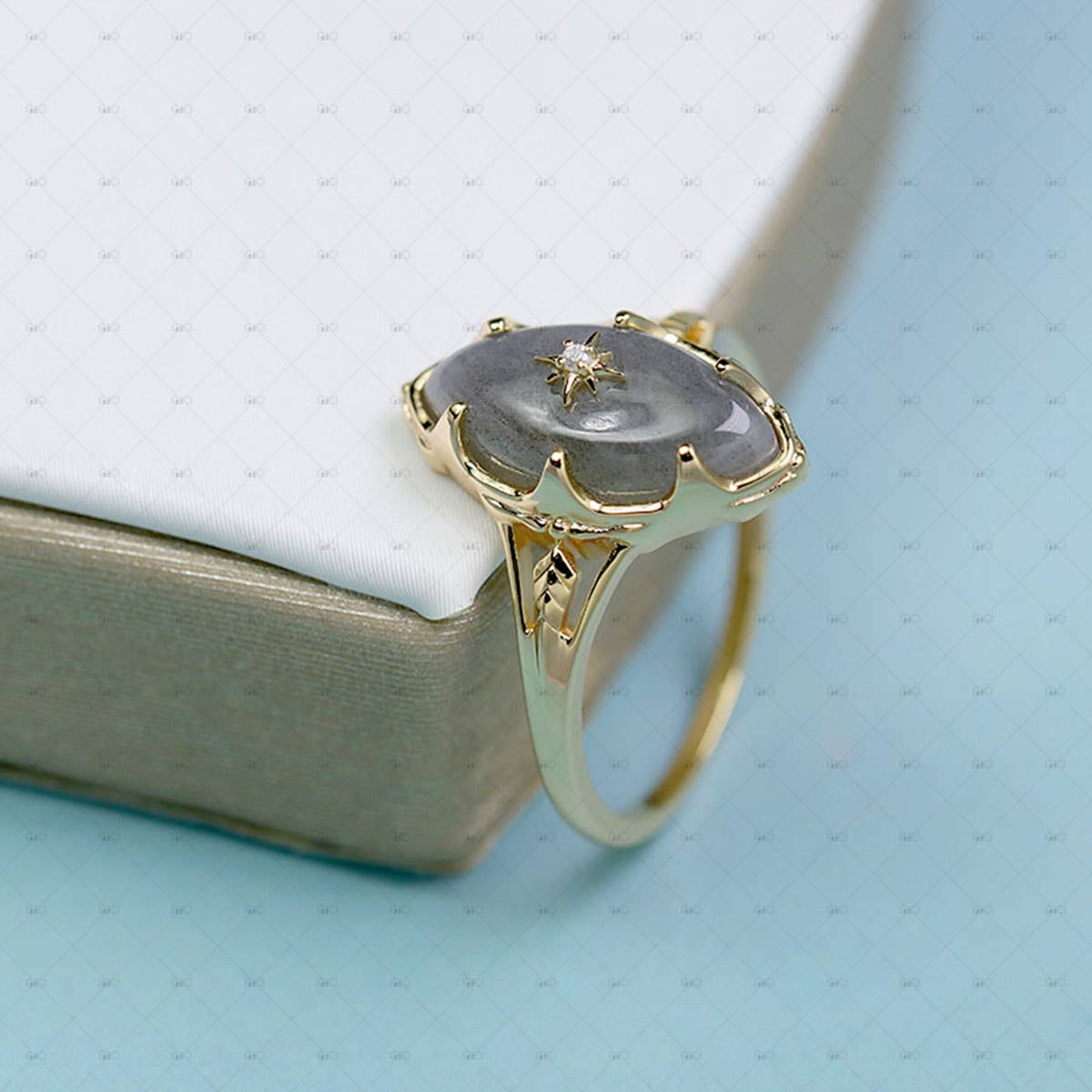 S925 Silver 14k Gold Plated Star Gray Oval Labradorite Ring: 8 N1/2
