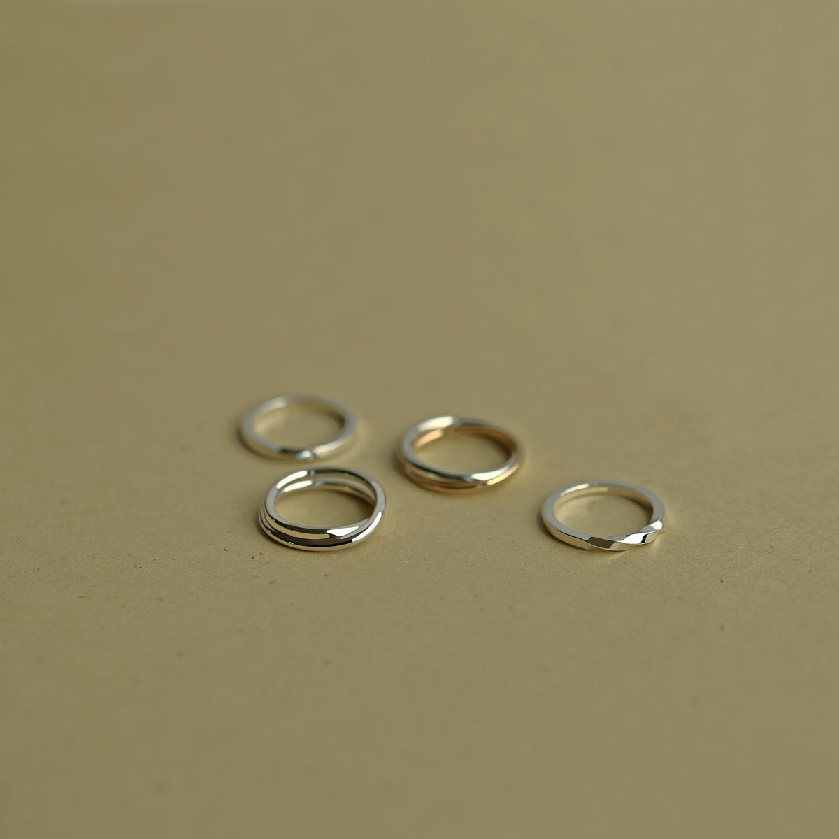 MEDIUM INFINITE RING
