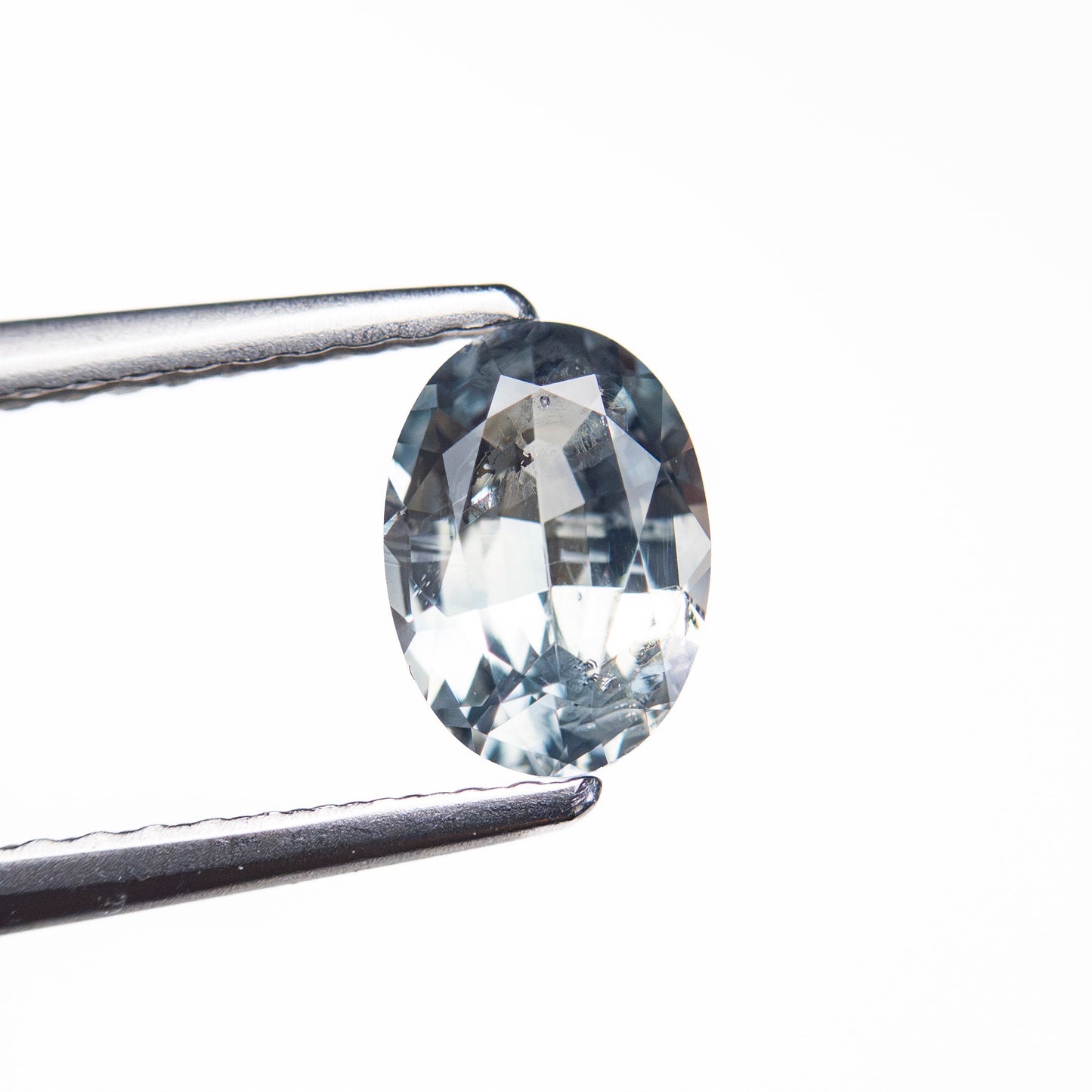 0.90ct 6.93x4.91x3.11mm Oval Brilliant Sapphire 26162-11