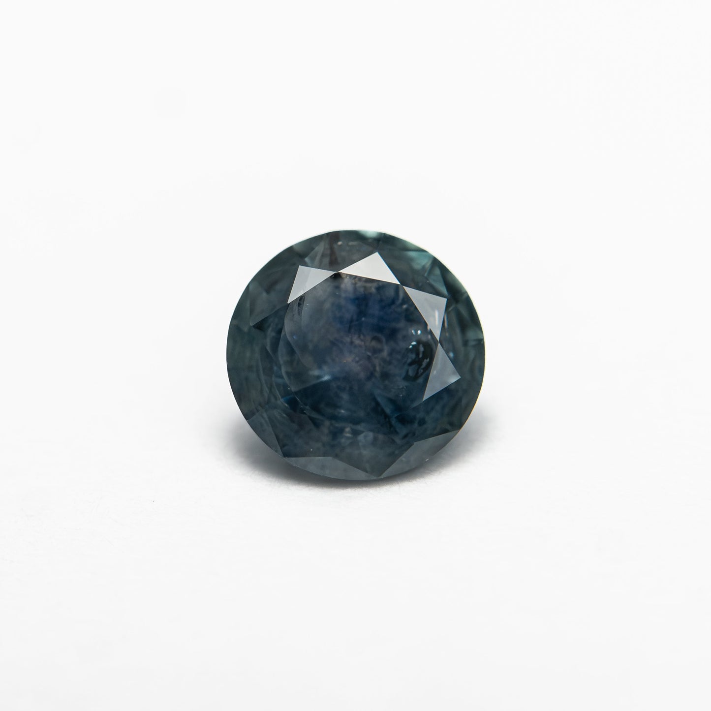 0.93ct 6.00x5.98x3.65mm Round Brilliant Sapphire 26526-12