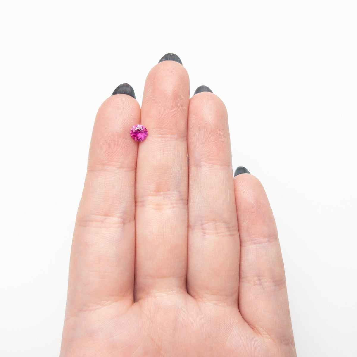 0.68ct 5.53x5.51x3.21mm Round Brilliant Sapphire 27957-26