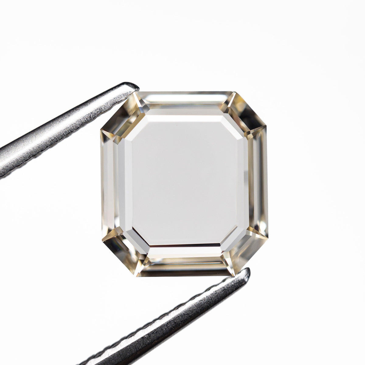 1.54ct 8.53x7.68x1.97mm GIA VVS1 L Cut Corner Rectangle Portrait Cut 28016-01