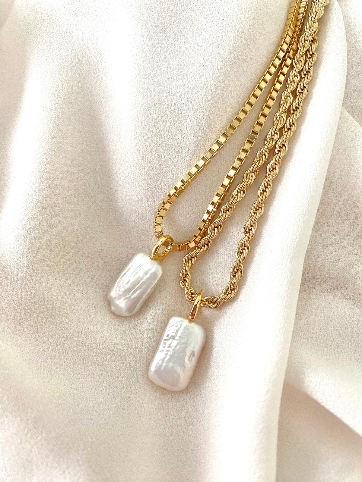 Modern Pearl Necklace Gold Filled Rope Chain Oblong Pearl Pendant Necklace June Birthstone Boho Style Necklace Minimalist Jewelry Christmas