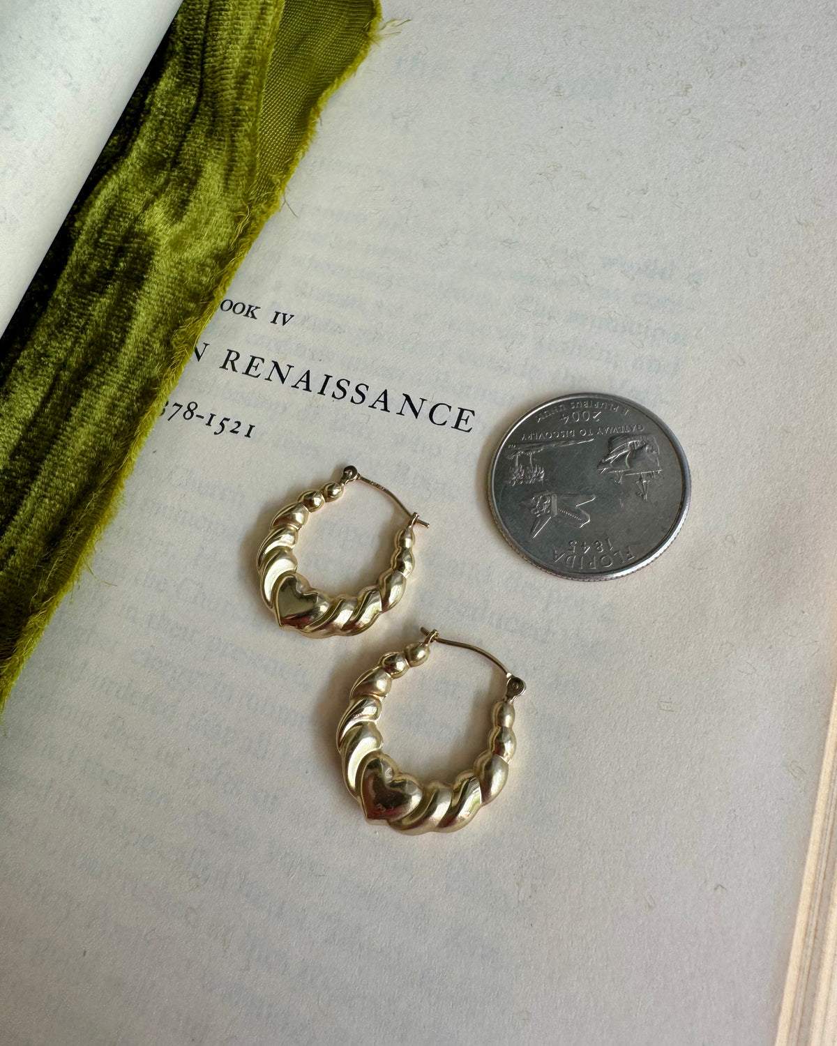 Vintage 14k Yellow Gold Graduated Twisted Shrimp Heart Hoop Earrings