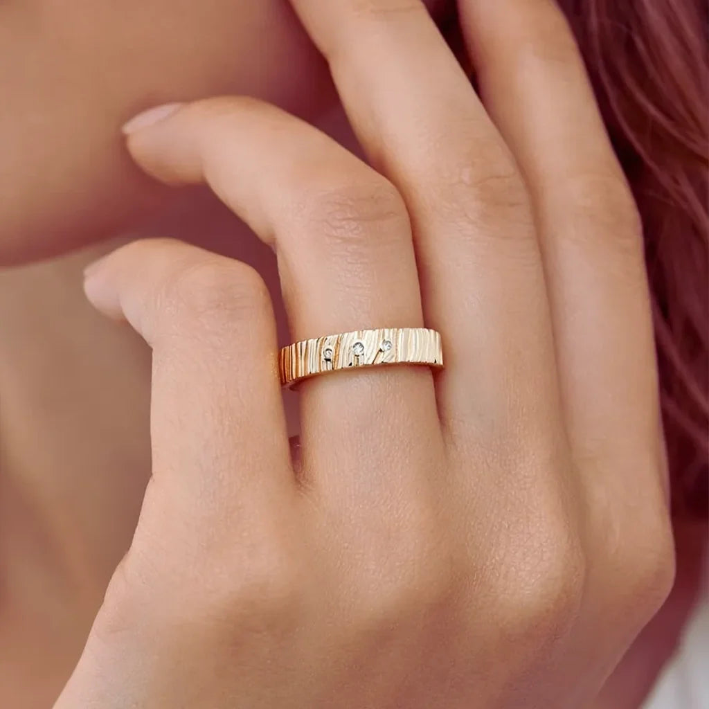 Orion's Grain | Wood Texture Diamond Band