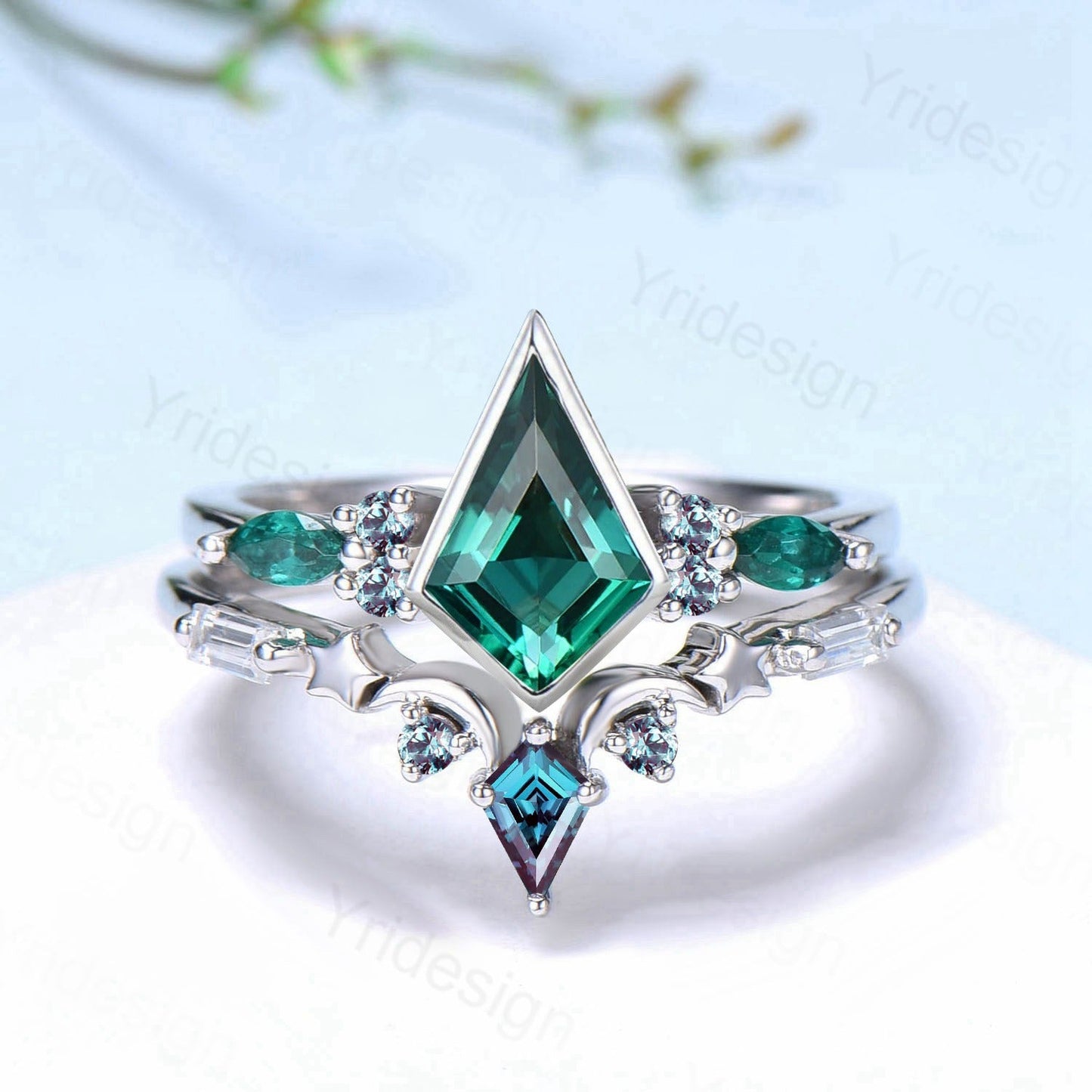 Kite Cut Green Bezel Set Emerald Engagement Ring Set | Curved Moon Star Alexandrite Band