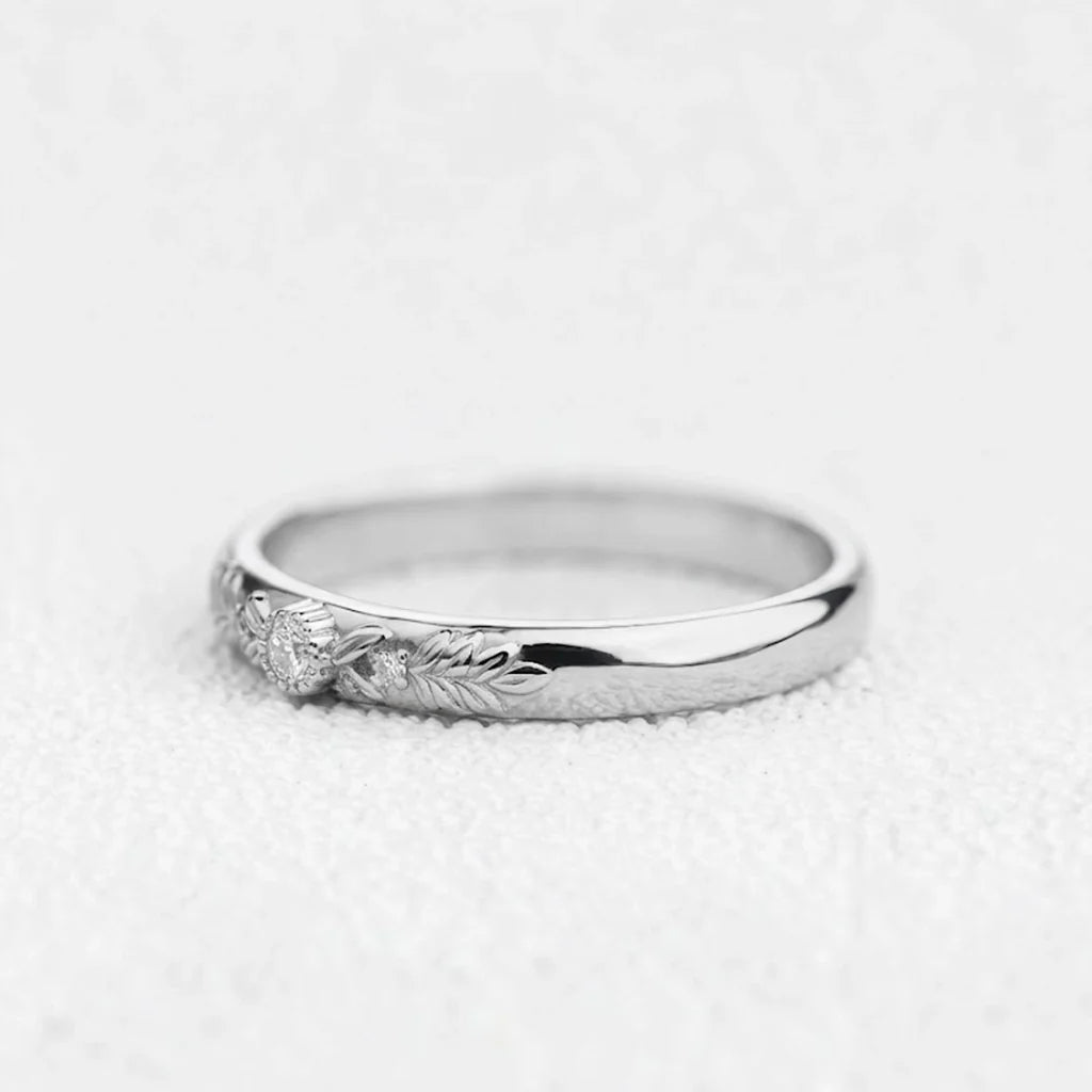 Ivy’s Wreath | Diamond Trio Wedding Band