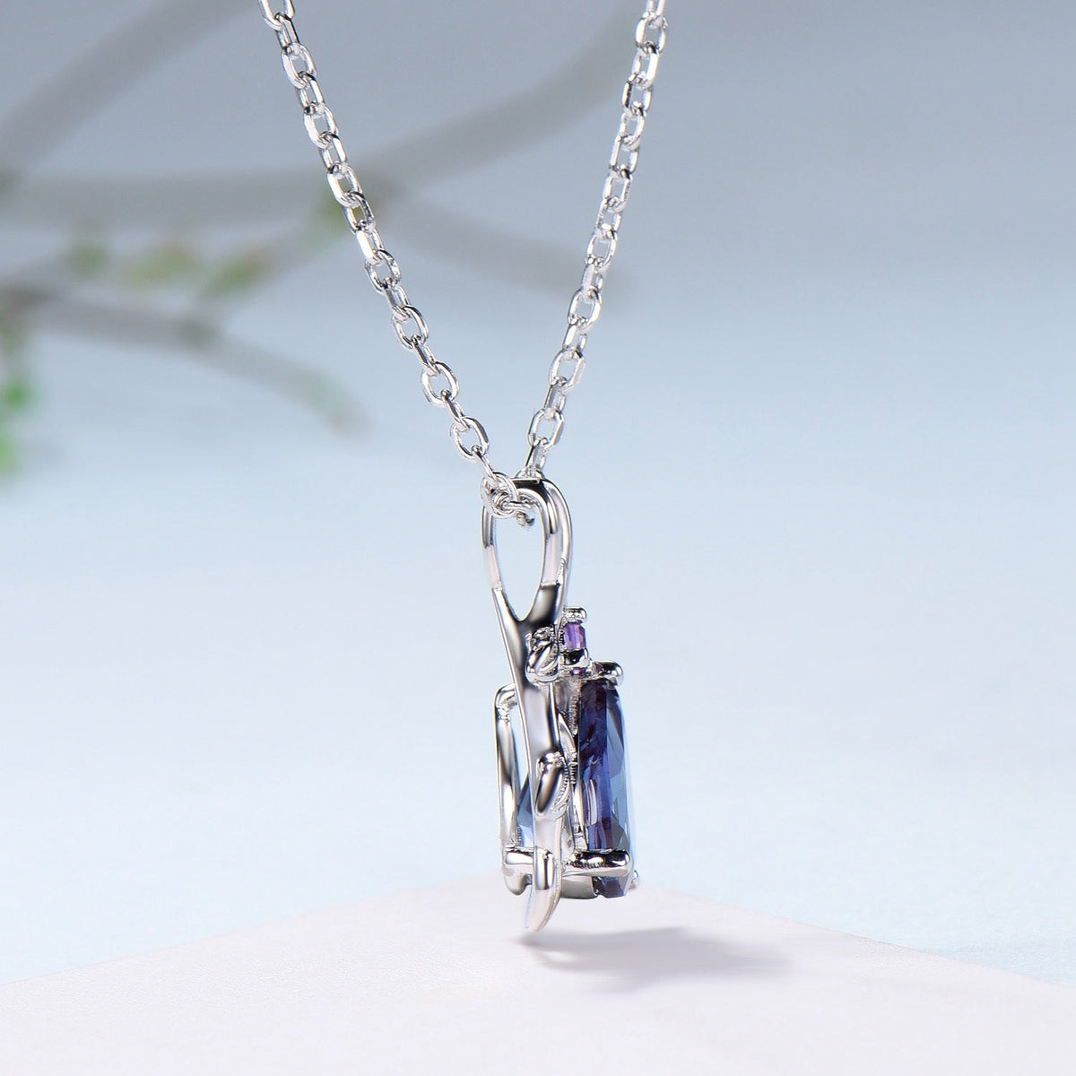 Fairy Core Aesthetic Alexandrite Necklace Color Changing Gemstone Pendant with Amethyst Accent