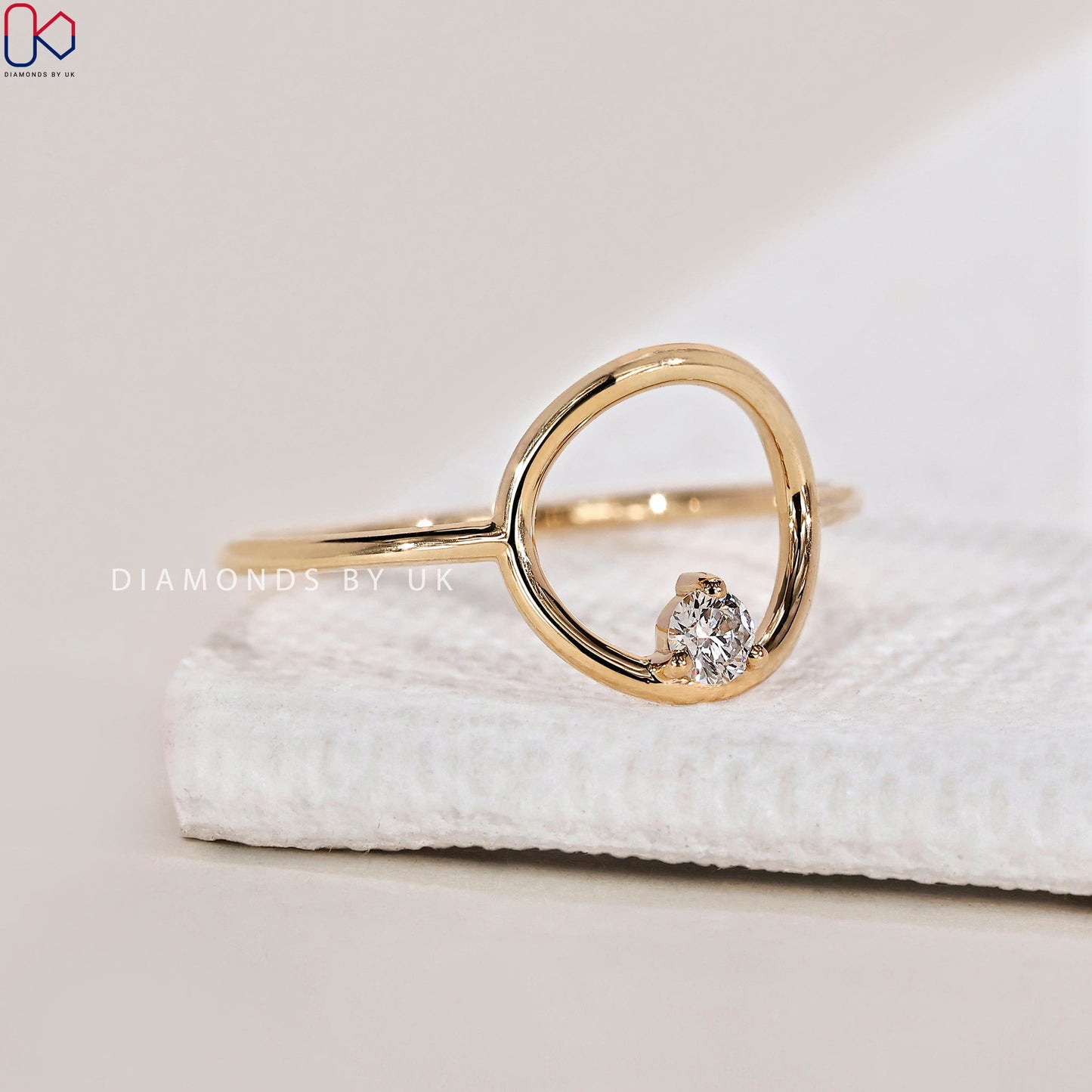 Round Diamond Open Circle Ring