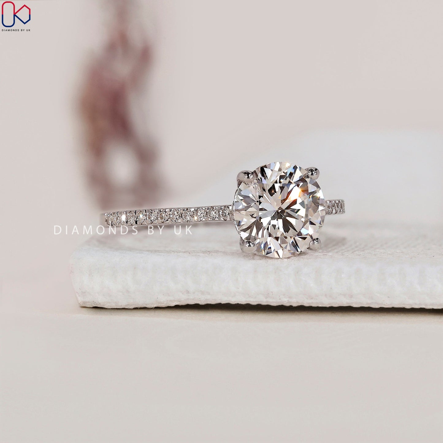 Round Cut Diamond Pave Setting Ring