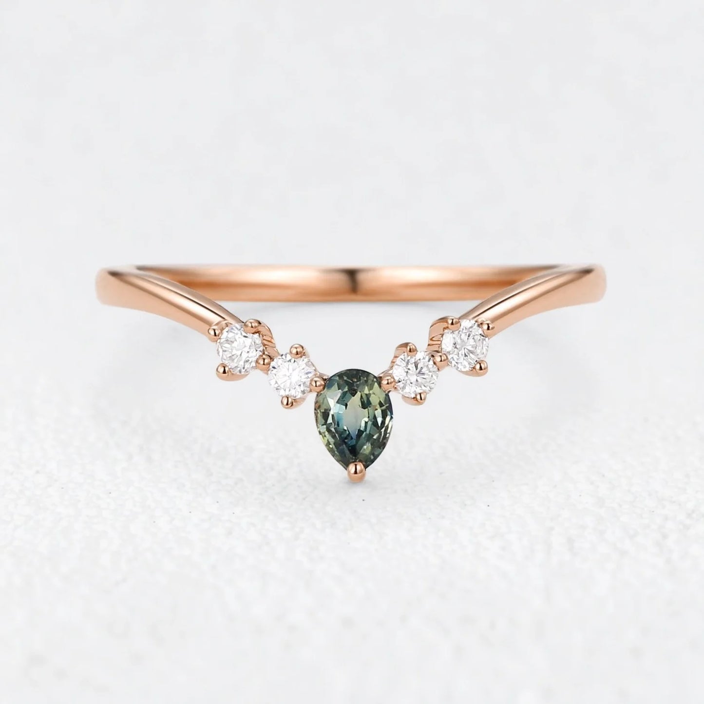 Marina‘s Tide | Teal Sapphire & Moissanite Wedding Band