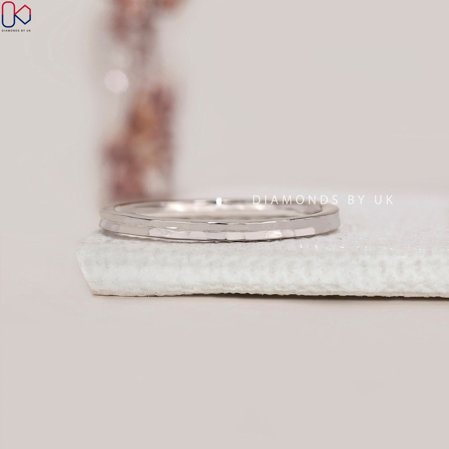 Shiny Polish White Gold Wedding Band