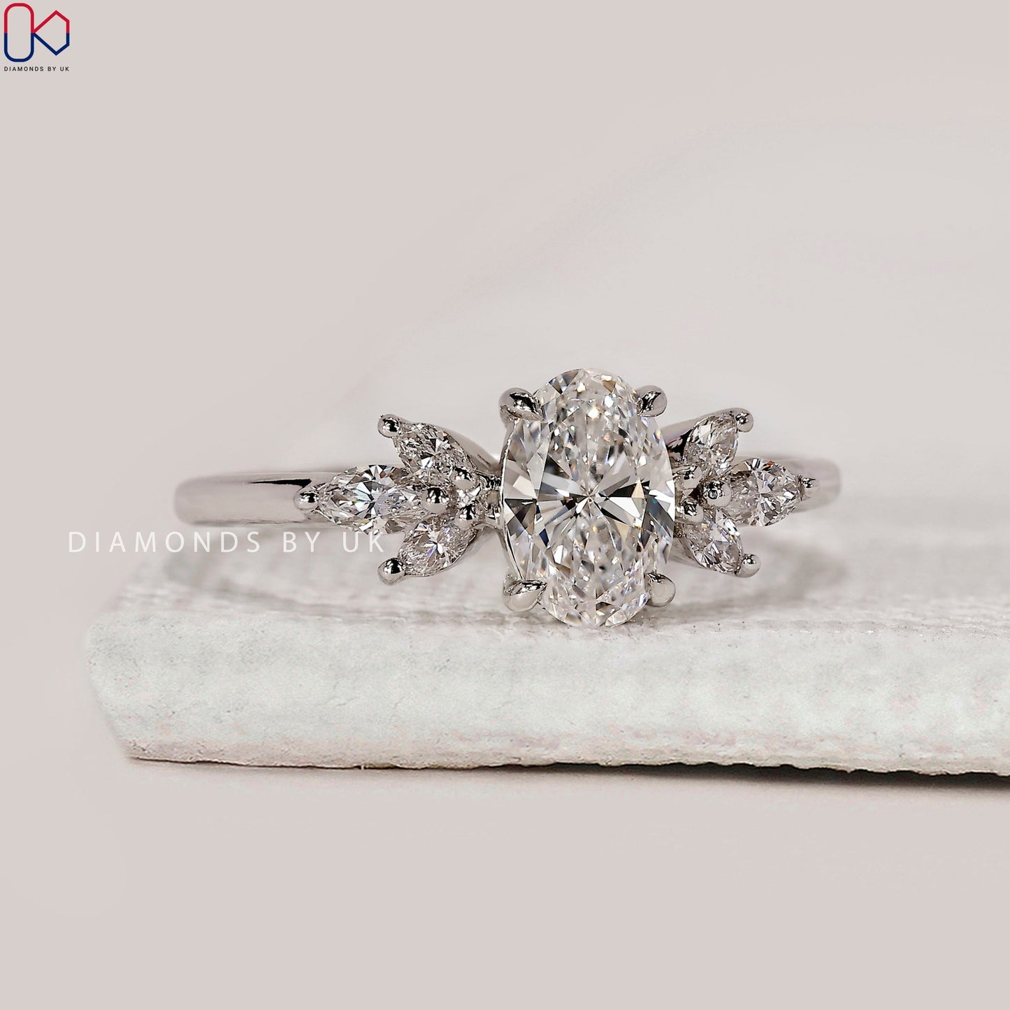 Oval Cut Diamond Ring With Muse Setting