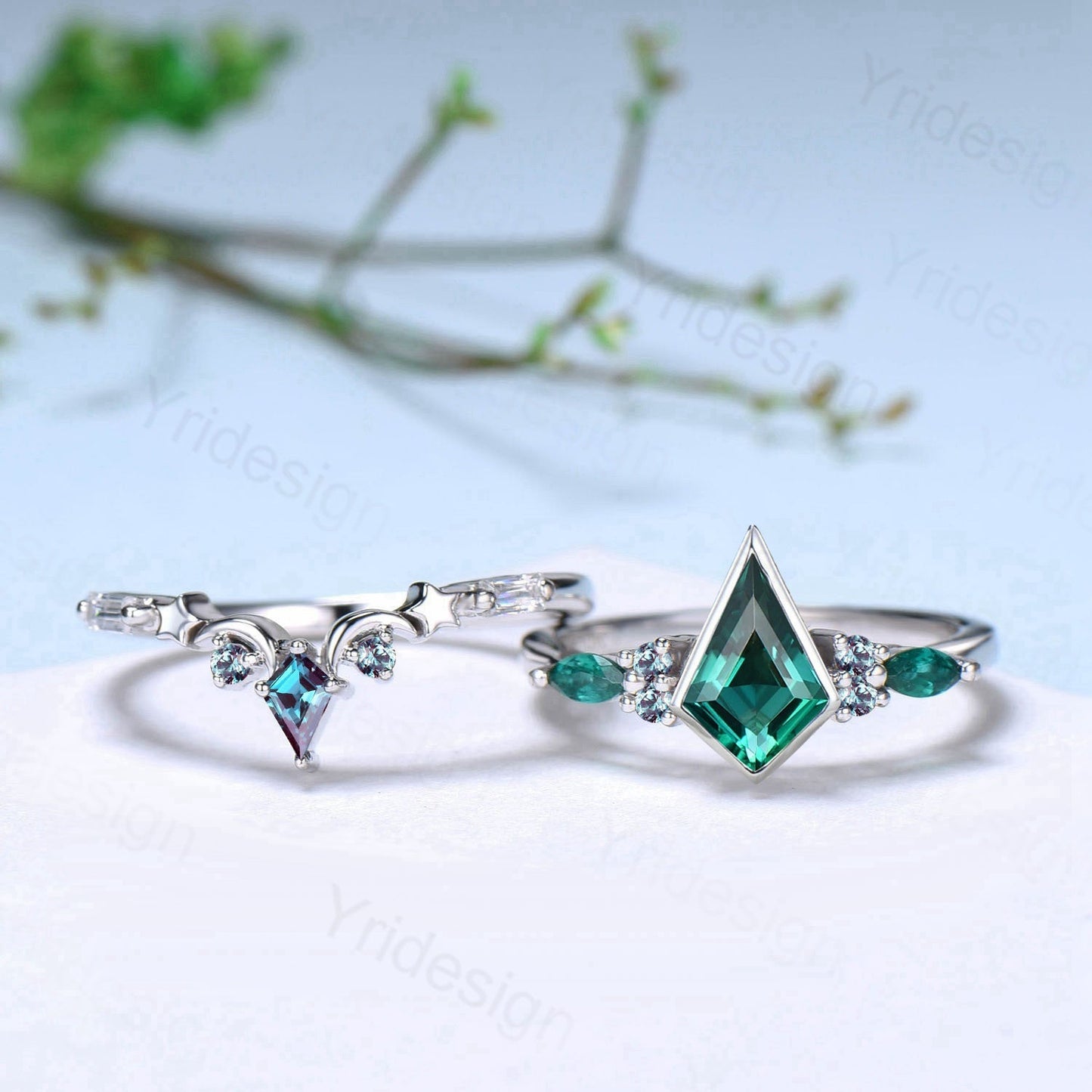 Kite Cut Green Bezel Set Emerald Engagement Ring Set | Curved Moon Star Alexandrite Band