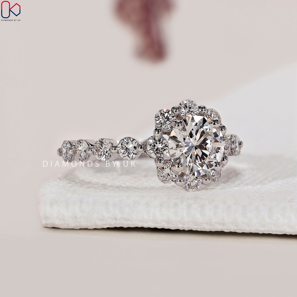 Round Diamond White Gold Halo Ring
