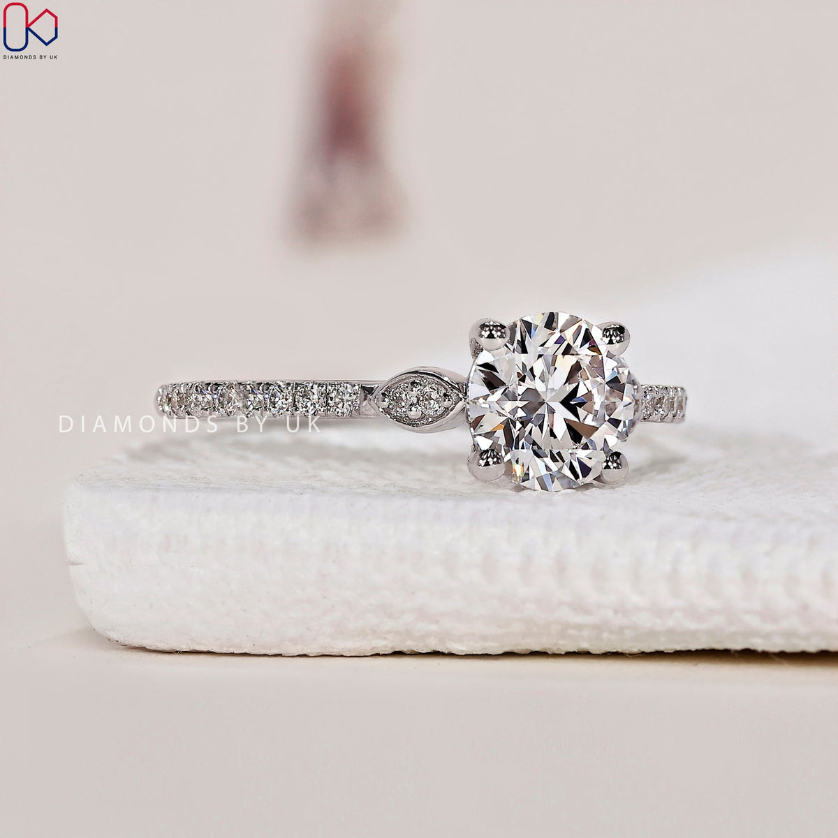 Round Diamond Engagement Ring – Pave Setting