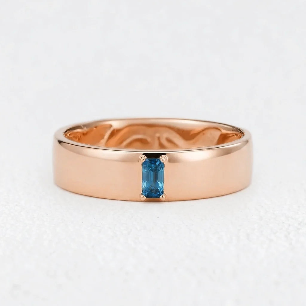 Caesar‘s Sonnet | Inner Engraved Baguette Blue Sapphire Men’s Band