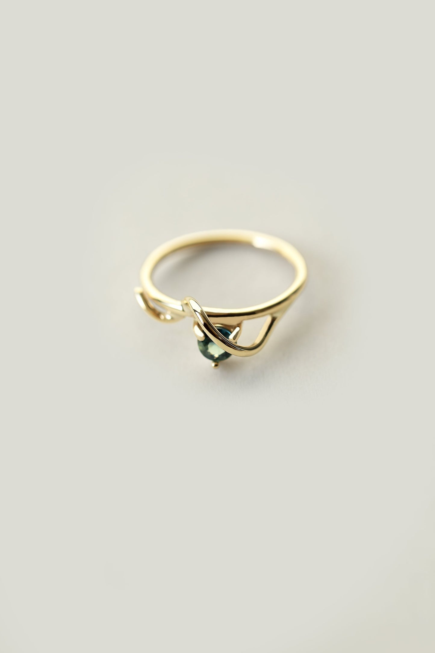SAPPHIRE VINE RING