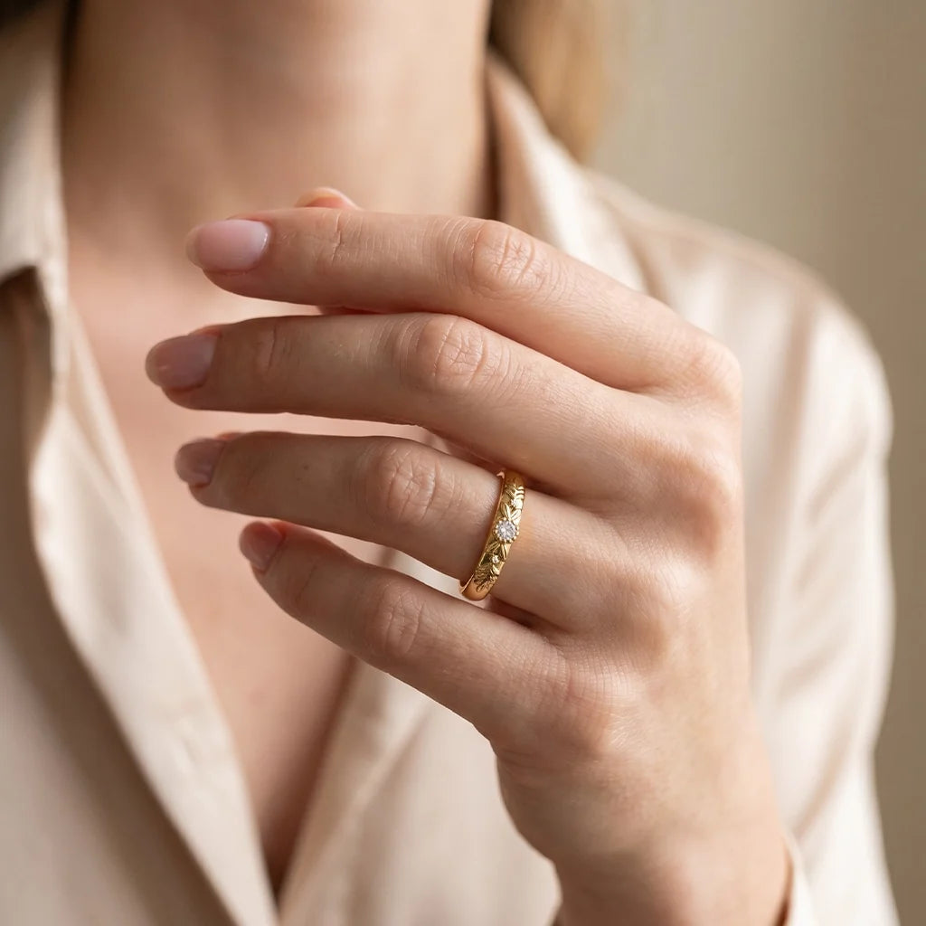 Ivy’s Wreath | Diamond Trio Wedding Band