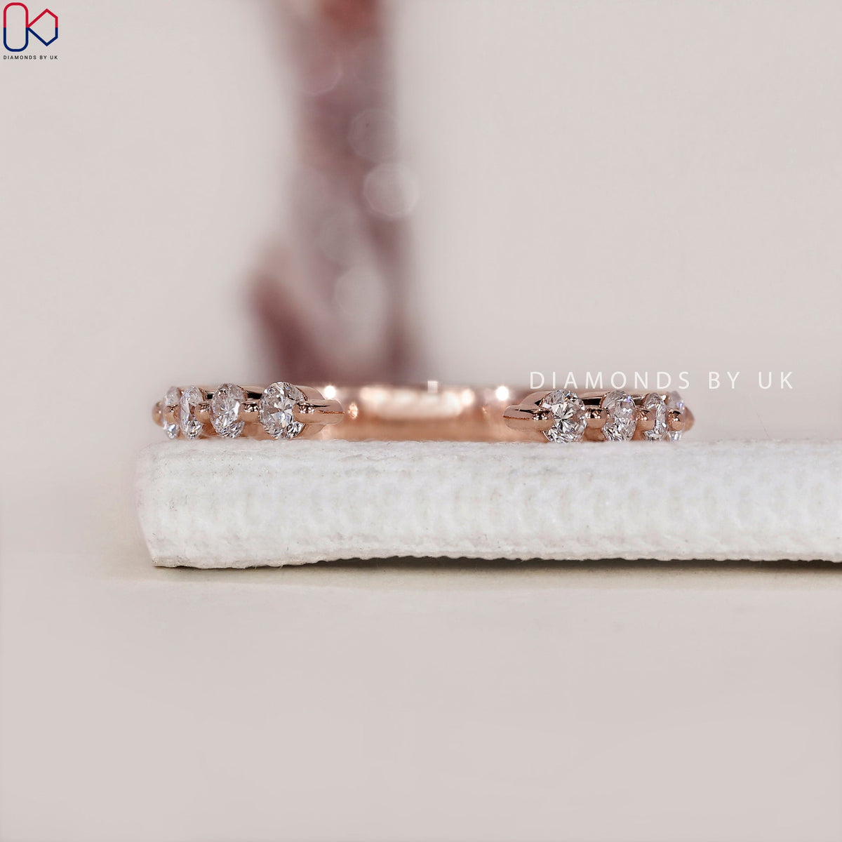 Round Diamond Open Gap Wedding Band