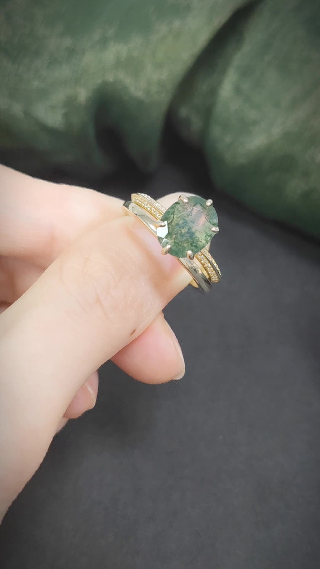 Oval Classic Moss Agate Engagement Ring
