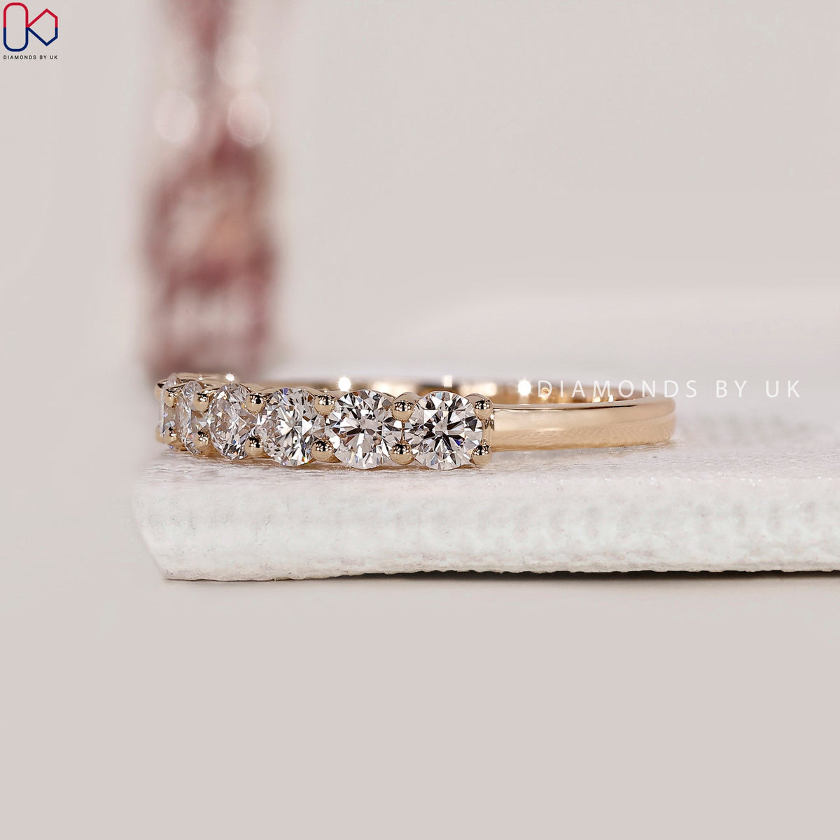 Round Cut Diamond 7 Stone Wedding Band in Yellow Gold
