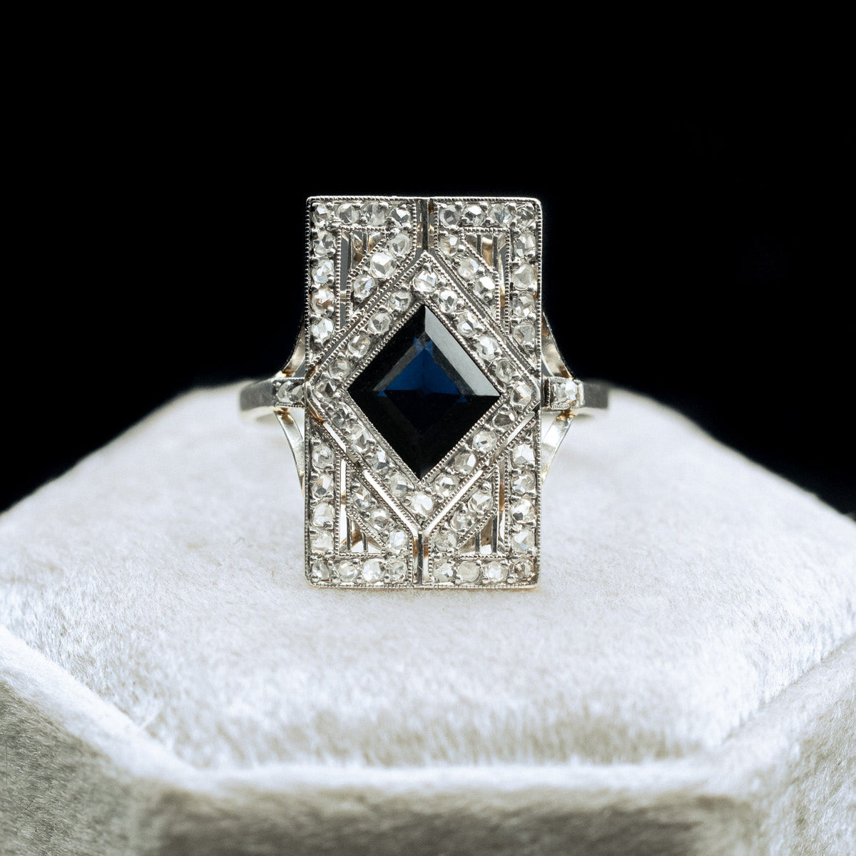 Art Deco Vintage Women's Engagement Ring With Natural Sapphire, Diamond Accents & Platinum Shield - Gia Certified