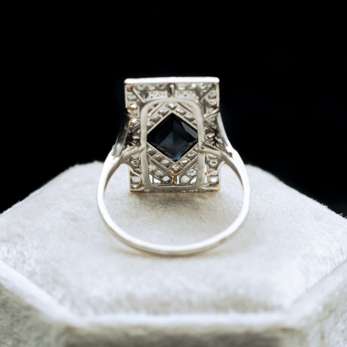 Art Deco Vintage Women's Engagement Ring With Natural Sapphire, Diamond Accents & Platinum Shield - Gia Certified