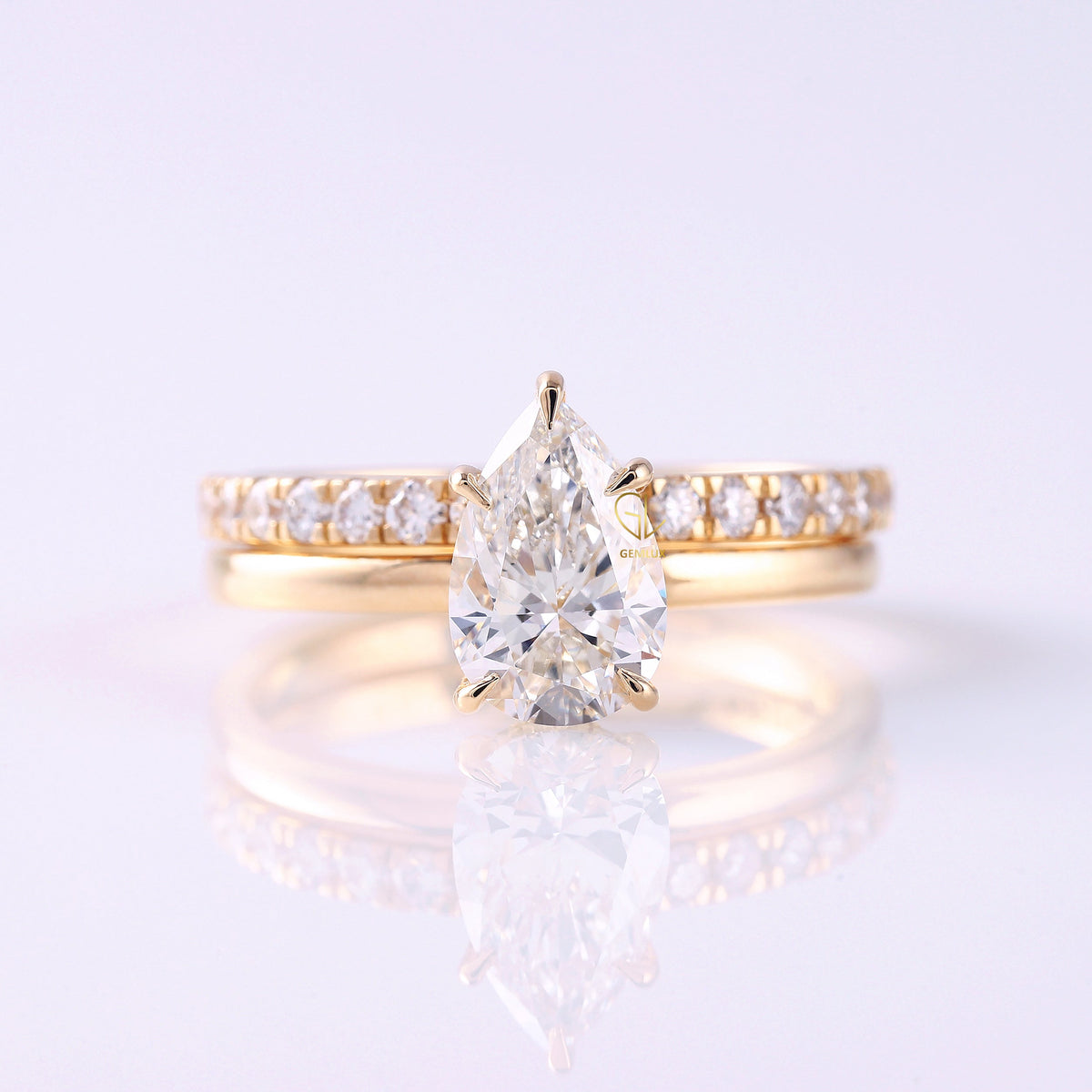 2 Ct Pear Cut Lab Grown Diamond Ring Set