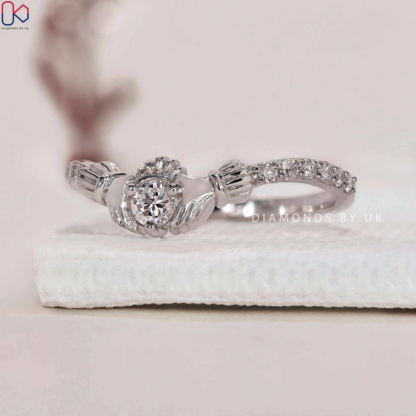 Claddagh Engagement Ring - Round Diamond