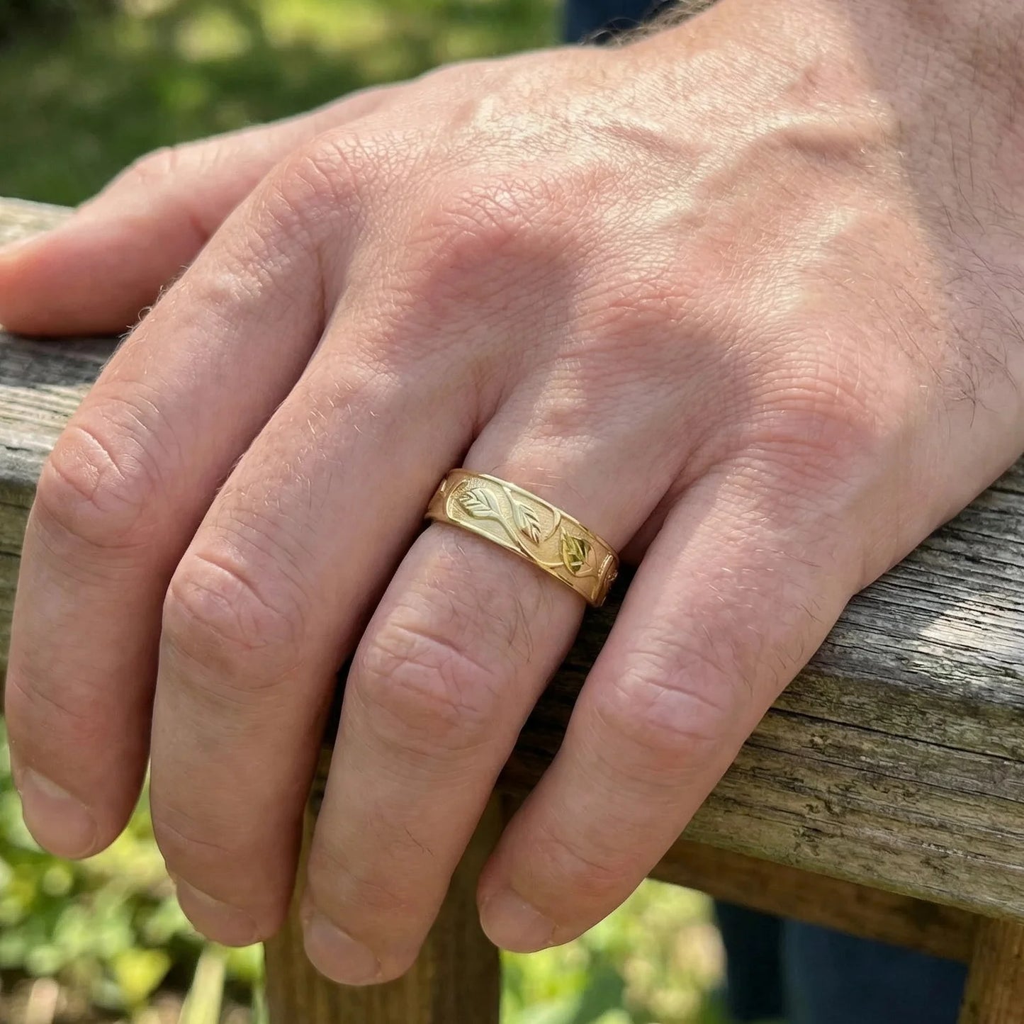 Apollo’s Laurel | Men’s Wedding Band