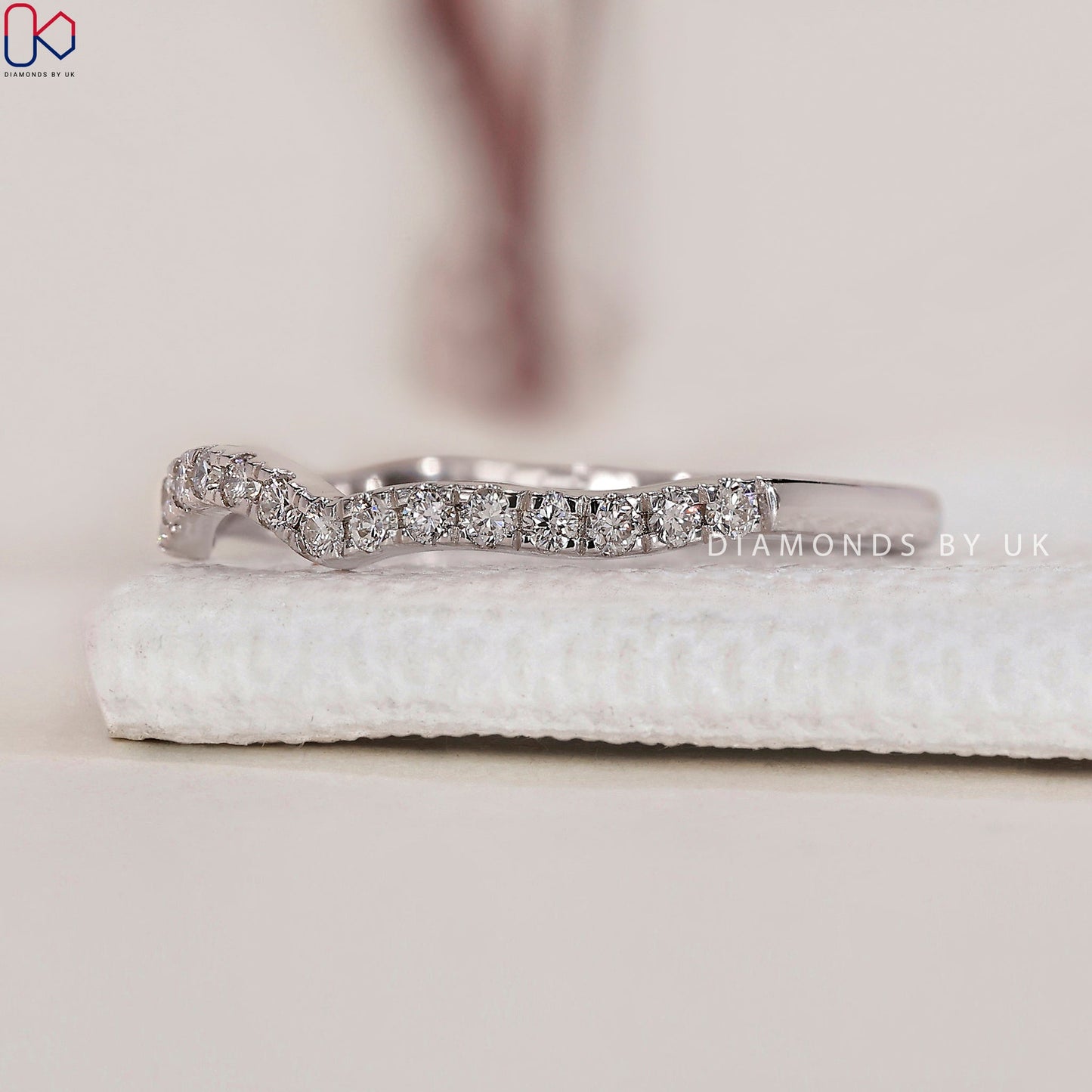 Curved Diamond Wedding Band – Round Diamonds