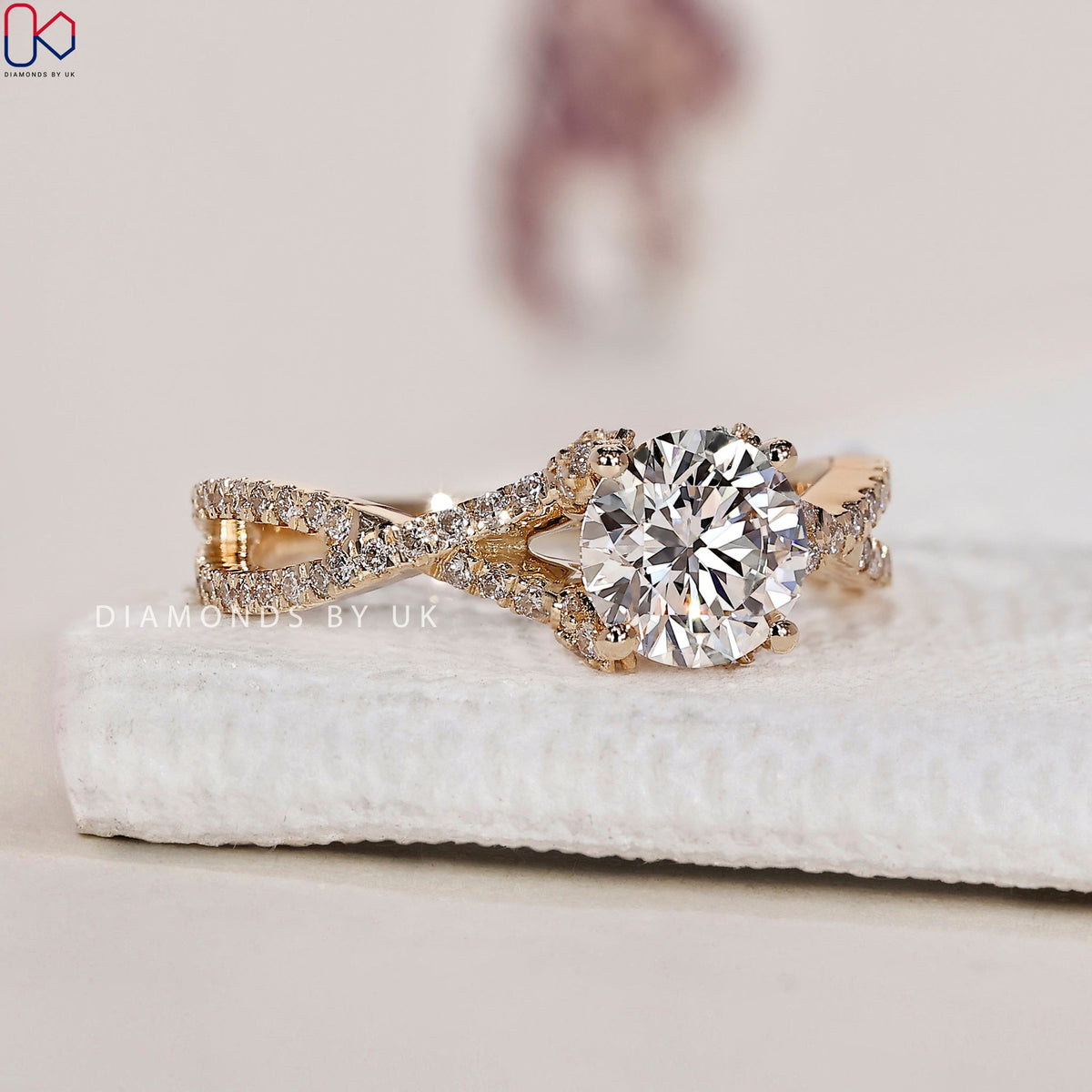 Twisted Band Engagement Ring - Round Diamond