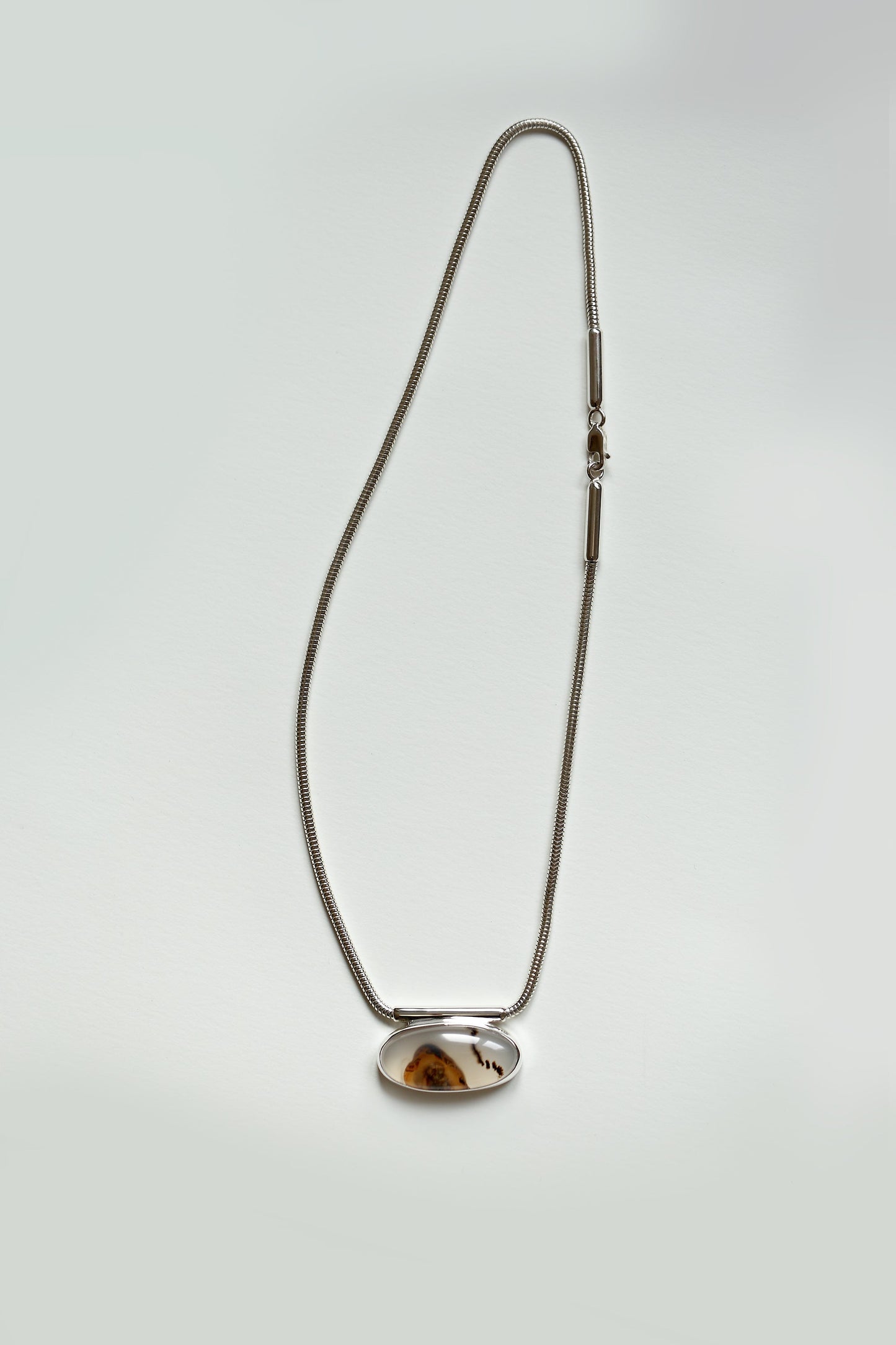 OVAL AGATE NECKLACE