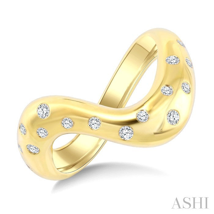Bold Mosaic Diamond Fashion Ring