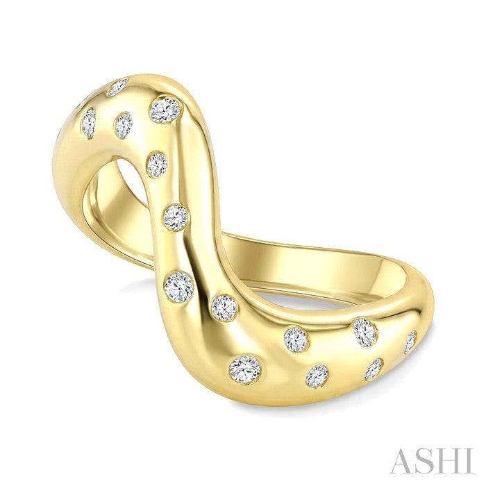 Bold Mosaic Diamond Fashion Ring
