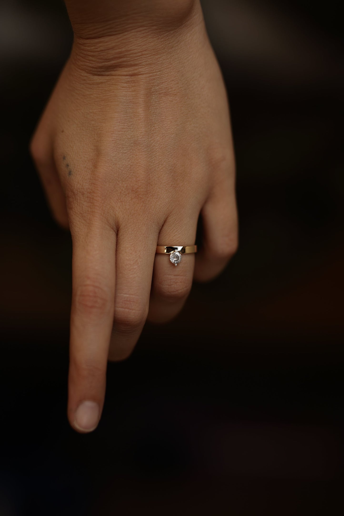 GREY DIAMOND RING
