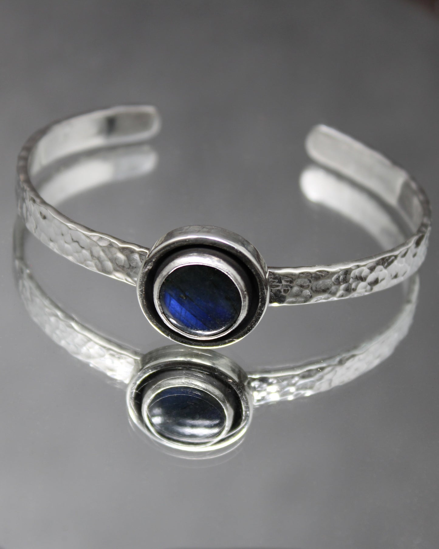 Round Labradorite Cuff