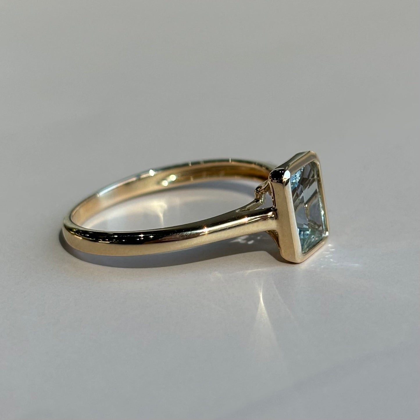 The Classic Bezel Ring | Lab-Grown Aquamarine | 14K Gold